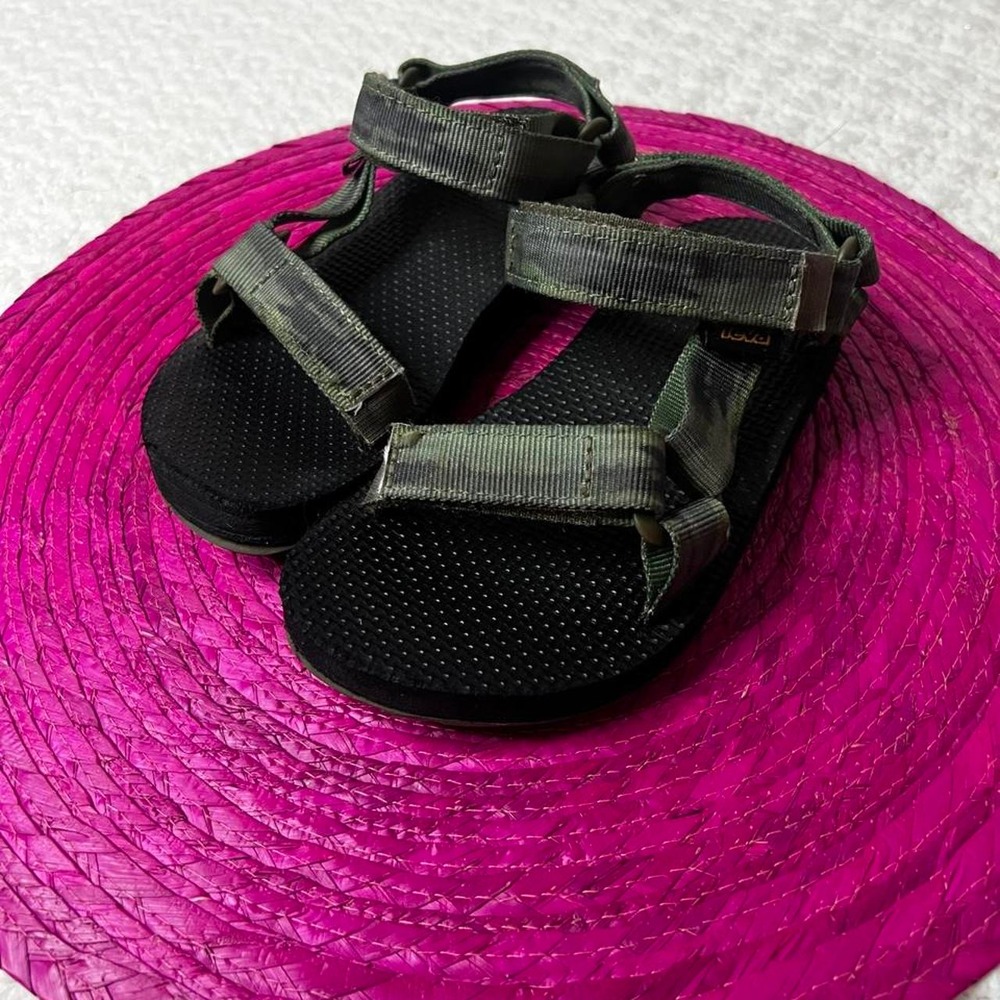 Teva sandal in black & green camouflage